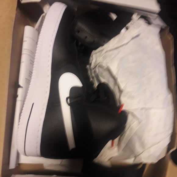 NEW BLACK WHITE NIKE AIR FORCE 1S - Picture 5 of 5